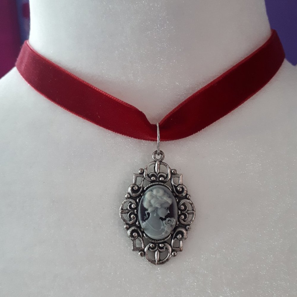 Red Velvet Choker Cameo Pendant
